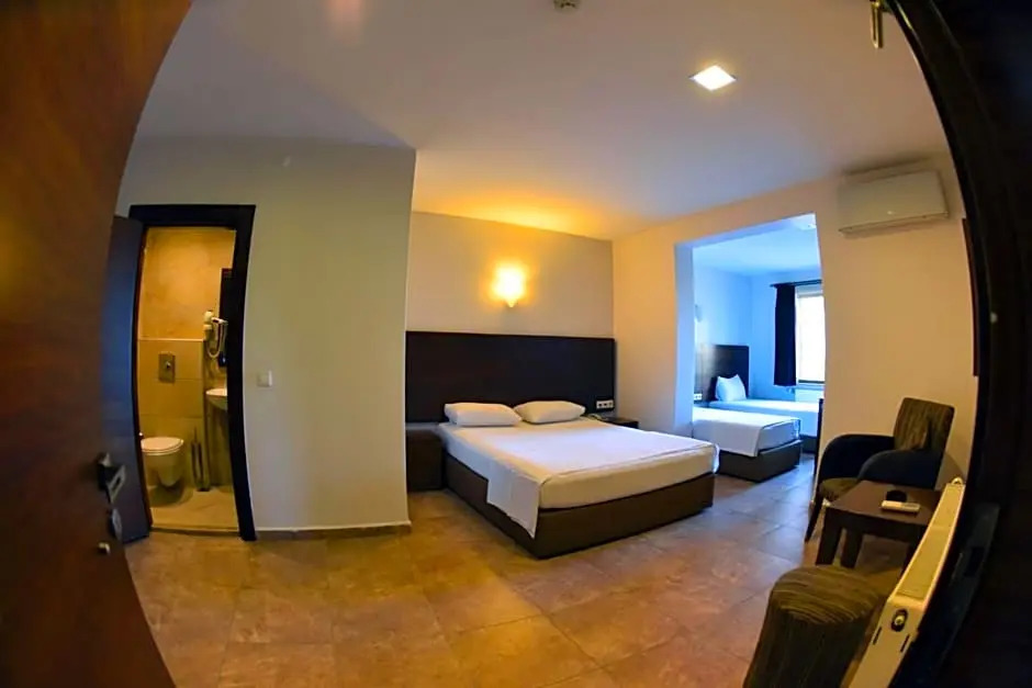 Elmas Hotel