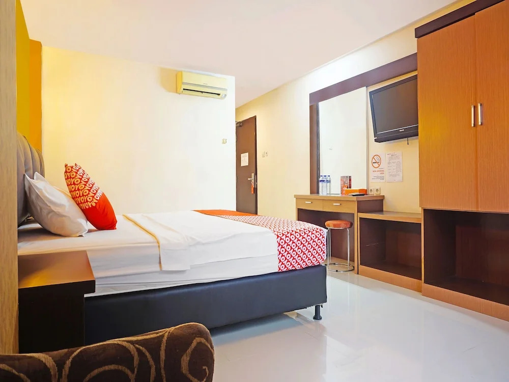 RedDoorz Plus at Grand Populer Hotel Makassar