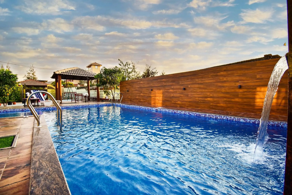 Green Meadows Large Pool & Garden by 23 Villa Stay