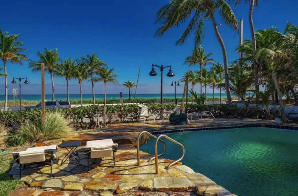 Studio On The Sand! Wake Up To The Waves/30day Min Studio Bedroom Home