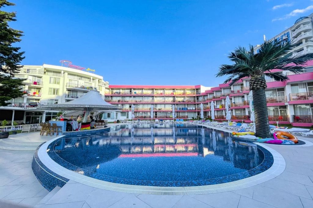 Flamingo Beach Hotel