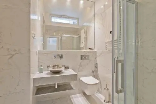 Bmyguest - Exclusive Downtown Apartment