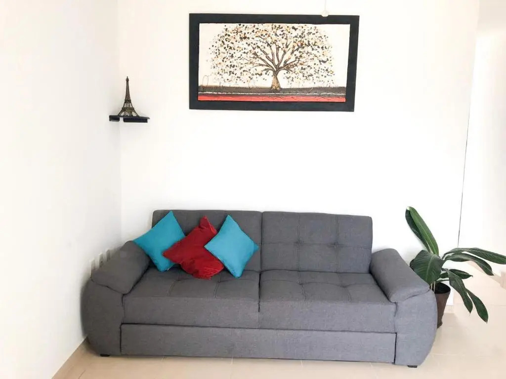 Casa moderna de 3 dormitorios y estacionamiento