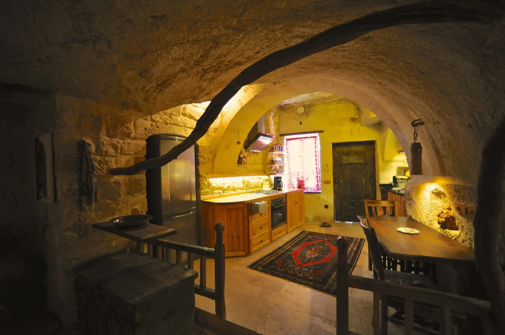 Anitya Cave House