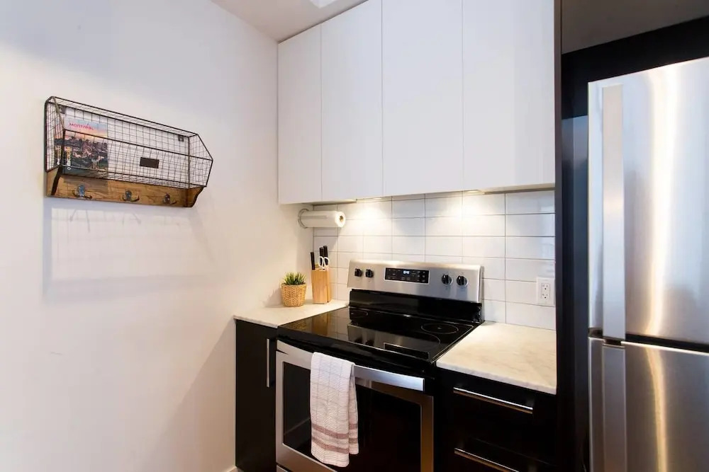 Spacious 2 Bedroom Condo in Little Italy