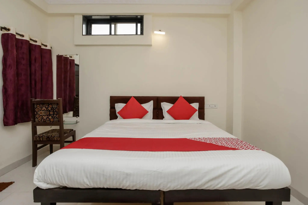 OYO 28790 Hotel Metro