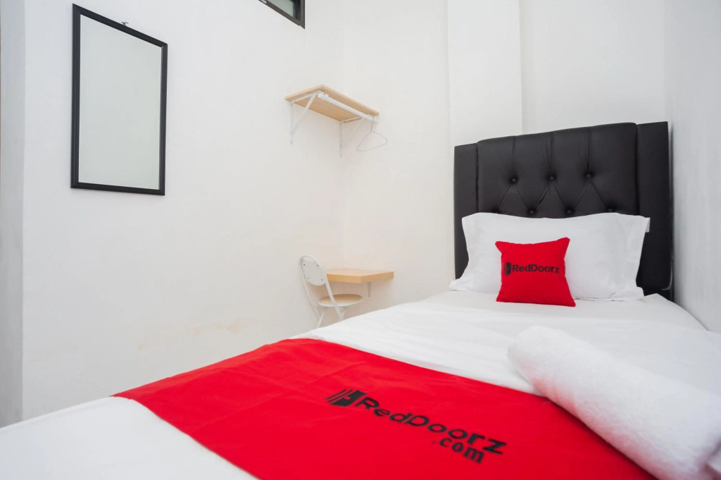 RedDoorz at Jalan Bangau Palembang
