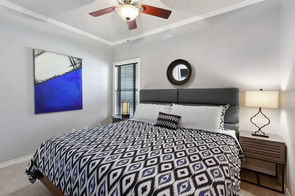 New! Modern Riverfront Apt 5blks to Schlitterbahn!
