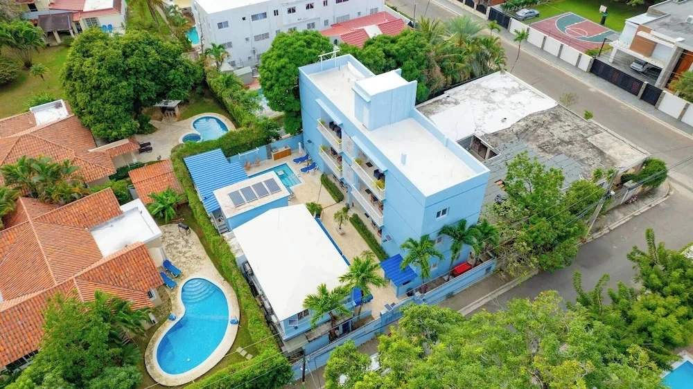 CDC 6 - 1BR Apt With Pool & Cigar Bar Lounge