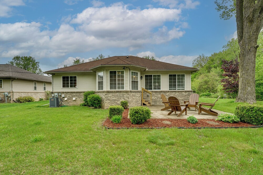 Pets Welcome: Convenient Family Home in Westland!