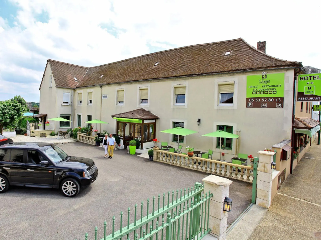 Logis Hôtel-Restaurant Les Voyageurs
