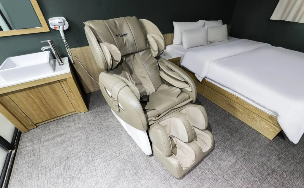 Iris Hotel