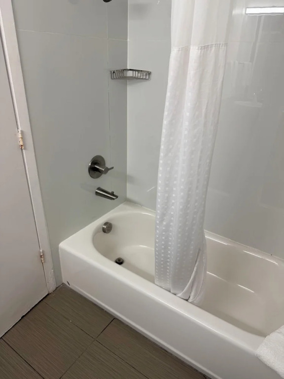 Everstay Inn & Suites