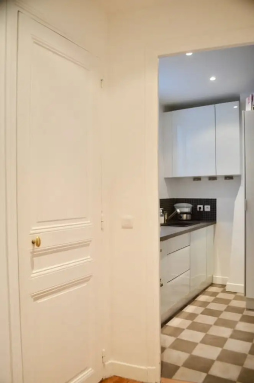 Central Marais-beaubourg 1 Bedroom Flat