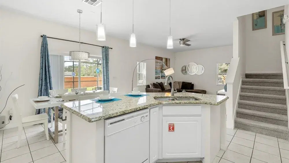 Spacious 4BR Family Townhouseprivate Pool & BBQ