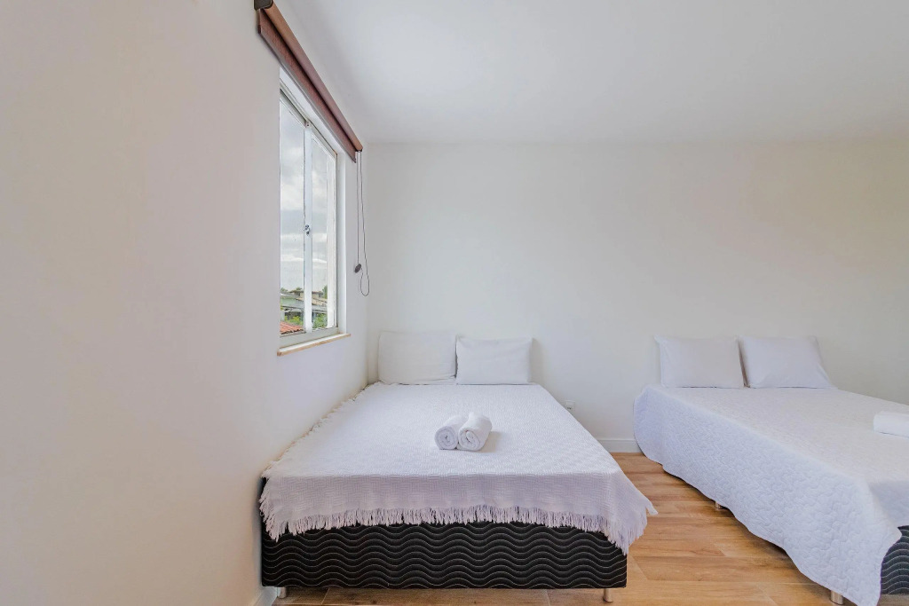 GB77 Ótima Casa 5 Quartos com Piscina e Churrasqueira - Guarajuba