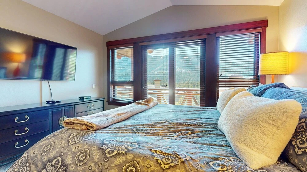 Juniper Crest #2 3 Bedroom Townhouse by RedAwning