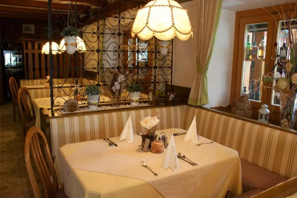 Landhof Waidegger Wirt - Hotel, Restaurant, Bar