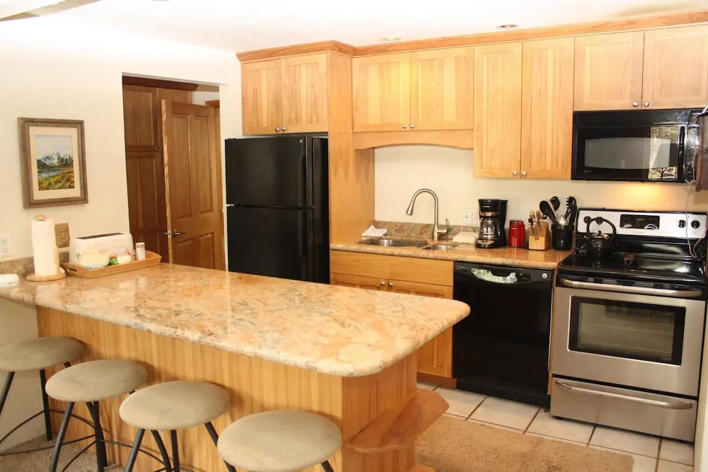 The Lift 210 - 3BR Condo