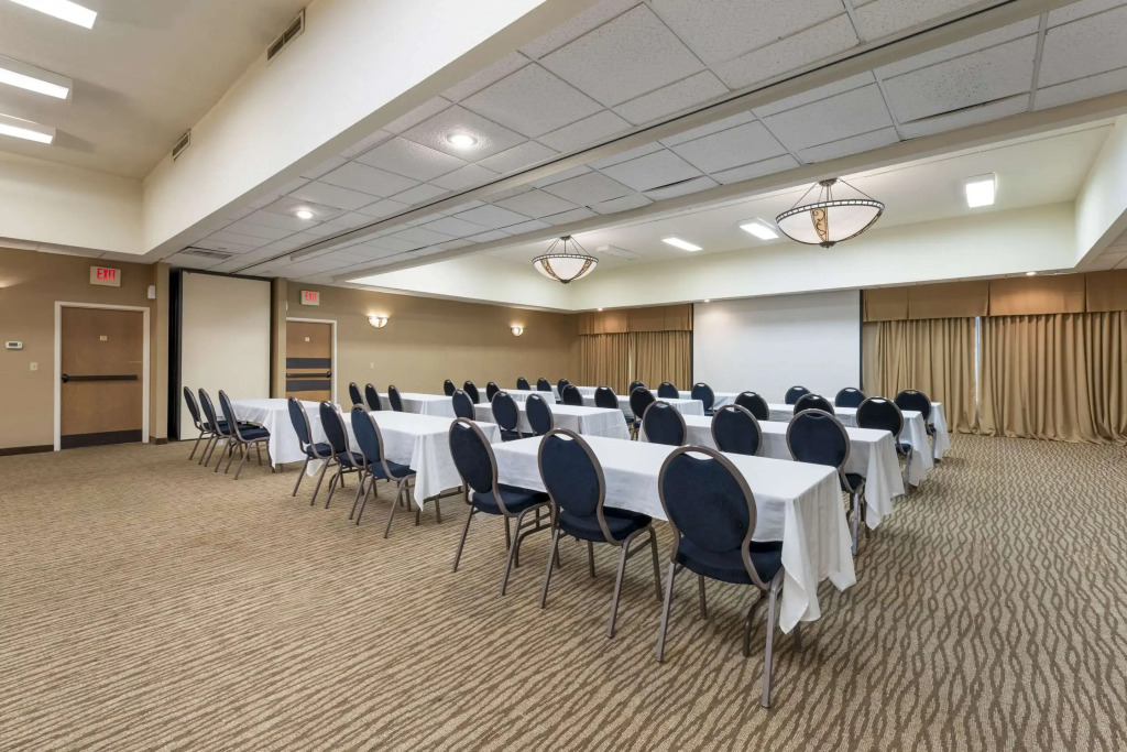 Comfort Inn & Suites Black River Falls I-94