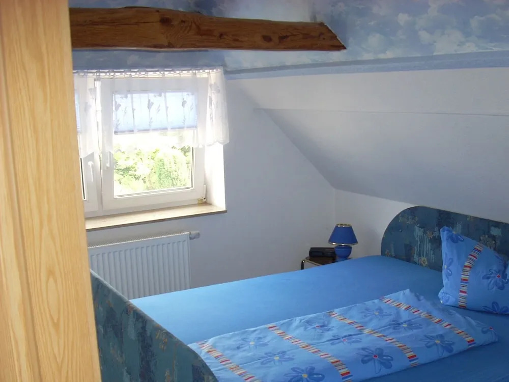 Beautiful Apartment in Wischuer with Fenced Garden