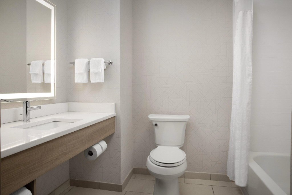 Holiday Inn Express & Suites by IHG Chambersburg by IHG