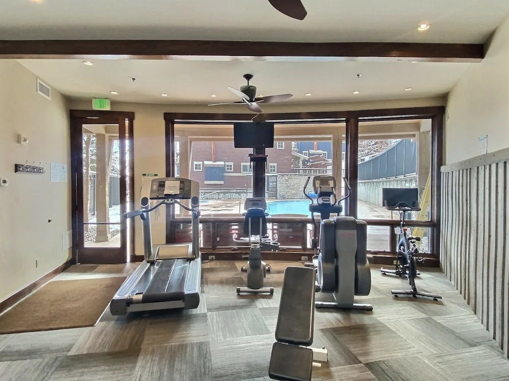 Ski Ya Soon At Silver Star! 2 Bedroom Condo