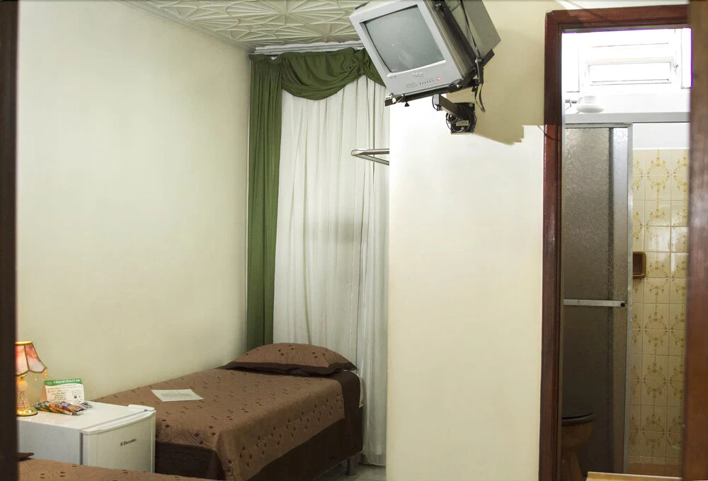 Eduardo Hotel