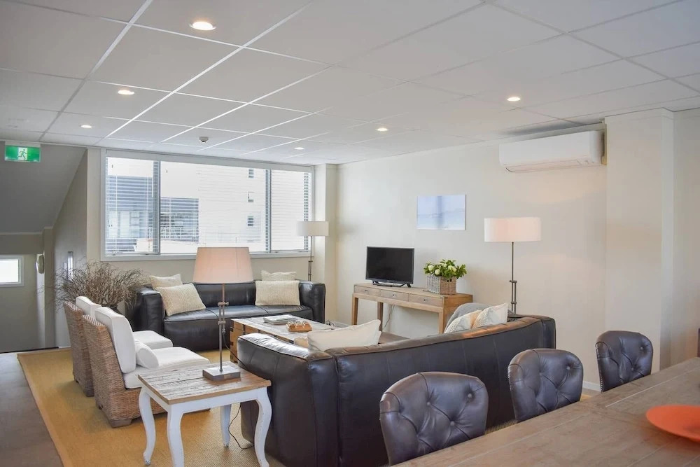2 Bedroom Loft Style Apartment in Ponsonby
