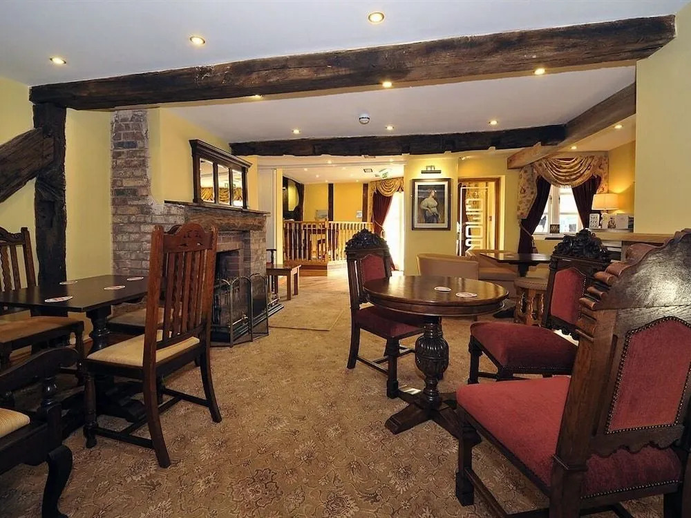 The George Hotel