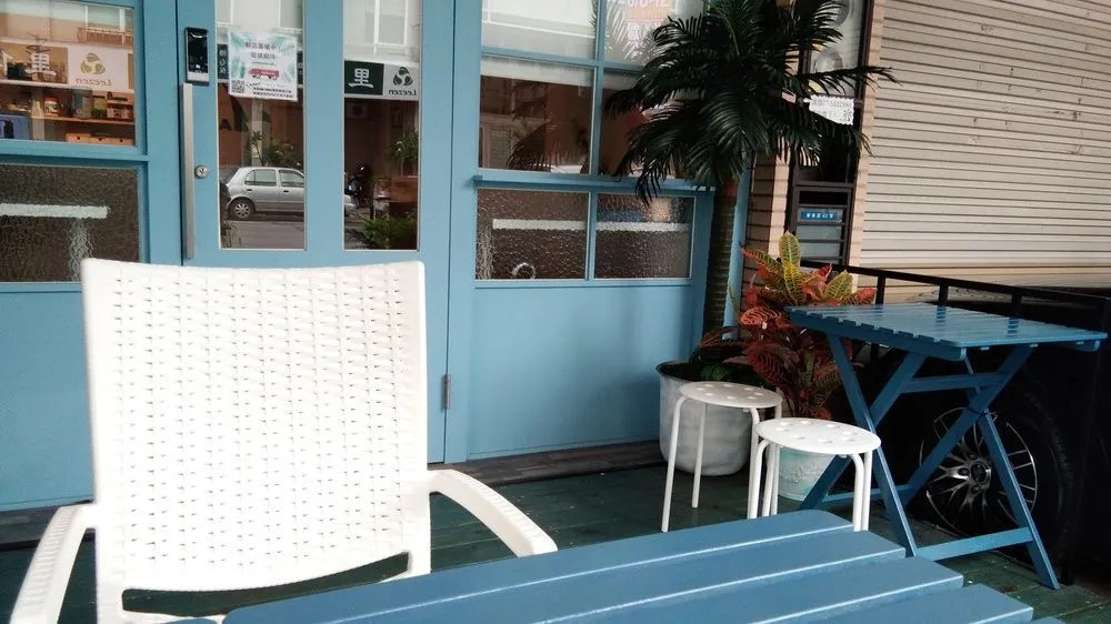 EATzzZ Hostel
