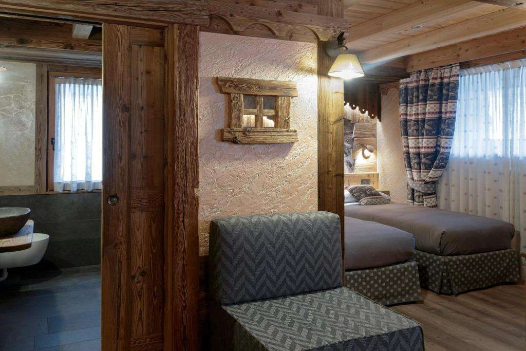 Chalet Matterhorn François - Central Alpine Chalet with Private SPA & Breakfast