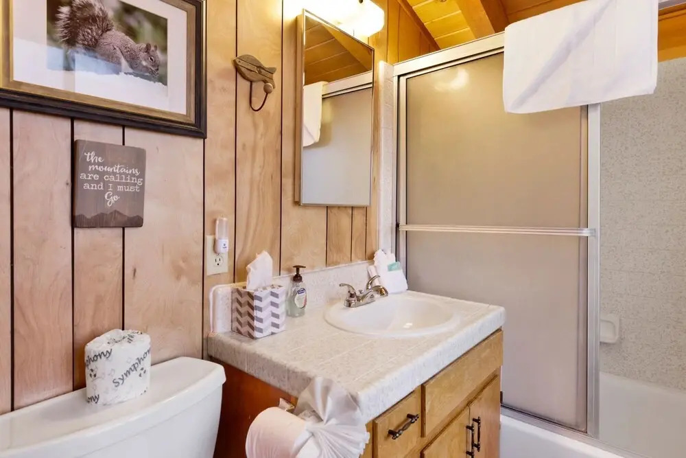 2095-paradise In Cedar 3 Bedroom Home by RedAwning