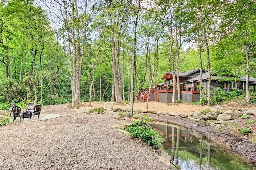 Lake Toxaway Cabin w/ Fire Pit - 1 Mi to Marina