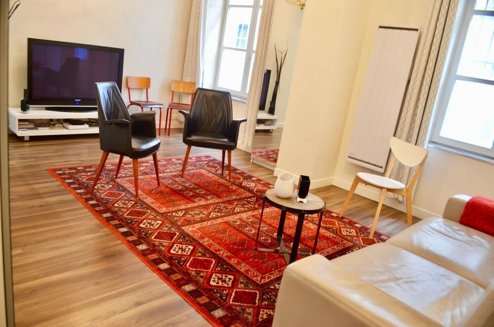 1 Bedroom Flat In Central Marais