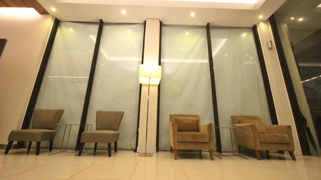 The Riverbank Hotel By MRVJ Business