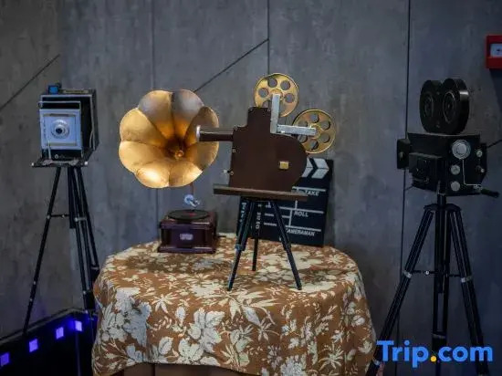 Langxin Film Art Hotel (Chengde Mountain Resort)