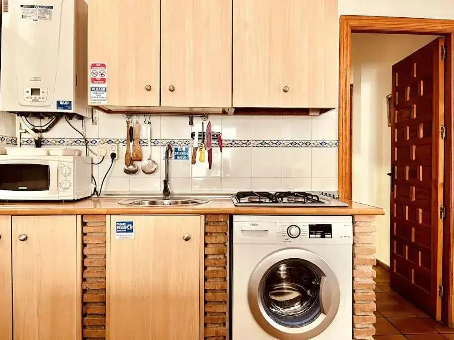 Charming, spacious Albayzin apartment