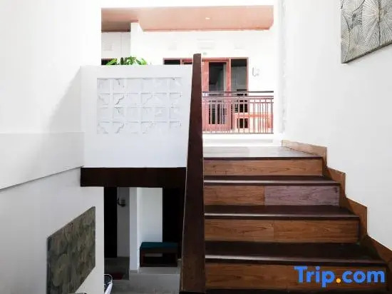 Urbanview Hotel Arta Guna Casa