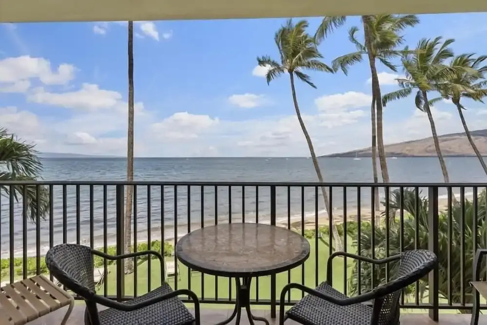 Kihei Beach, #305 1 Bedroom Condo by RedAwning