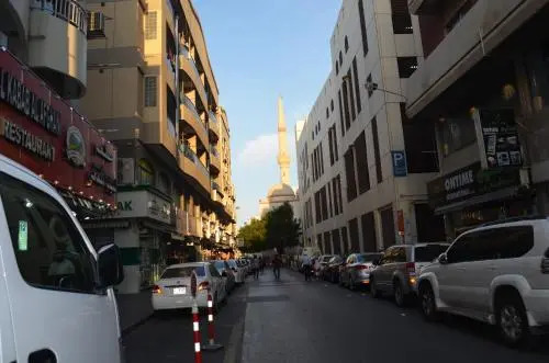 Al Ahrar Hotel