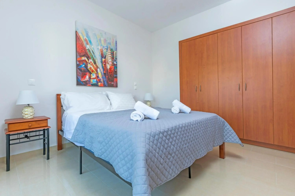 Central Luxurious Apartments Close to the Sea