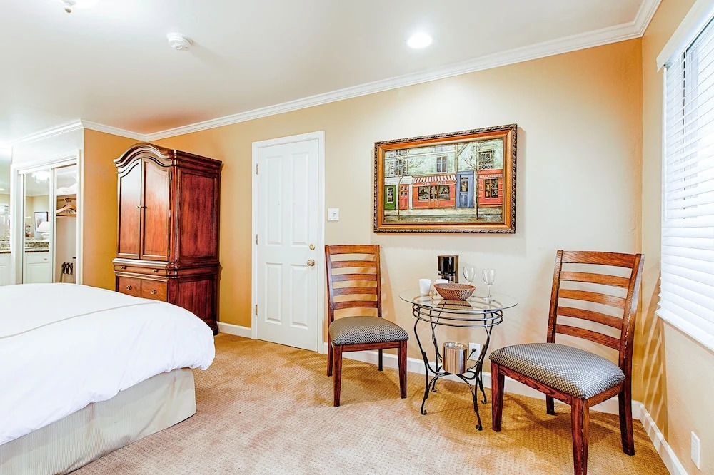 2-Bedrooms Condo Near Trails #SILV287P
