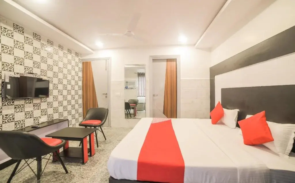 Royal Town Paschim Vihar By OYO Rooms