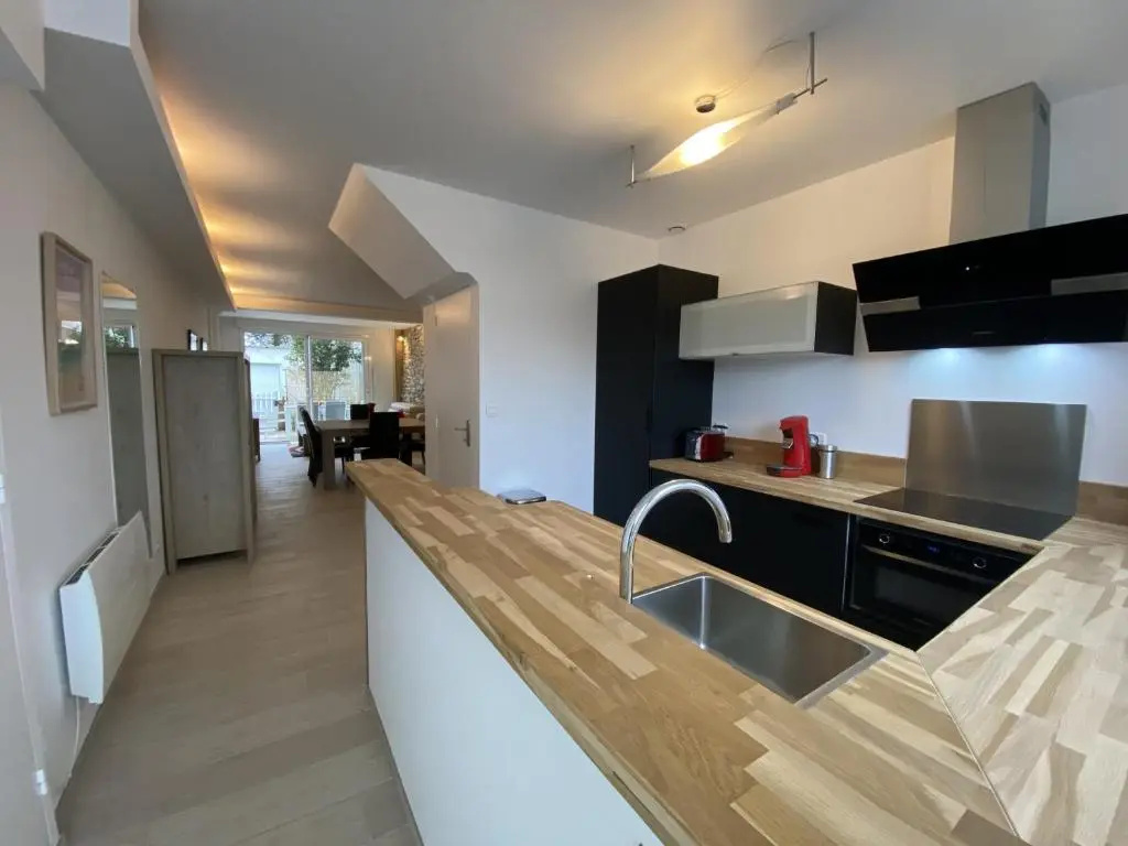 Maisonette en pierre rénovée avec jardin à 100m de la plage - 5/6 couchages et Wi-Fi - FR-1-349-179