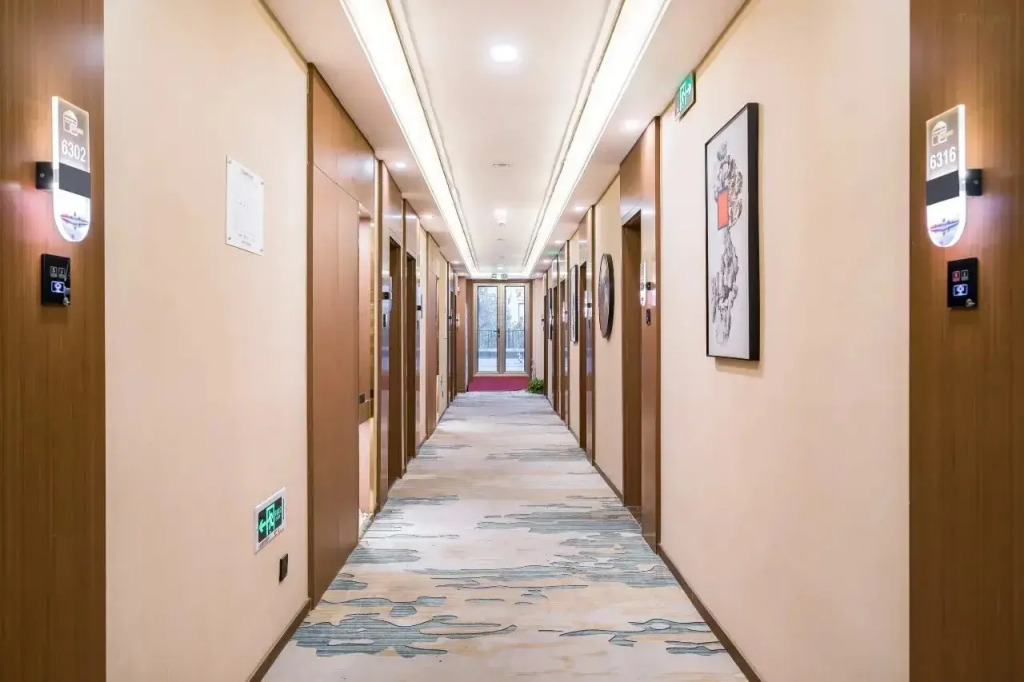 Chonpines Hotel (Beijing Wangfujing Nanluoguxiang Store)