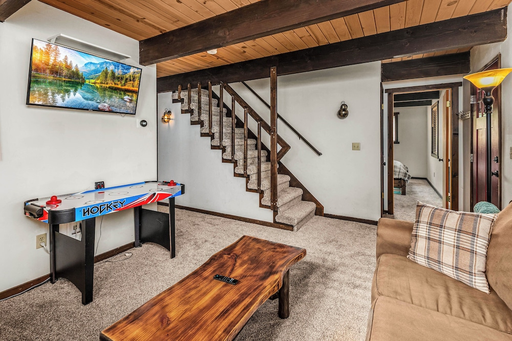 1 Mi to Slopes: Big Bear Ski Haven w/ Hot Tub