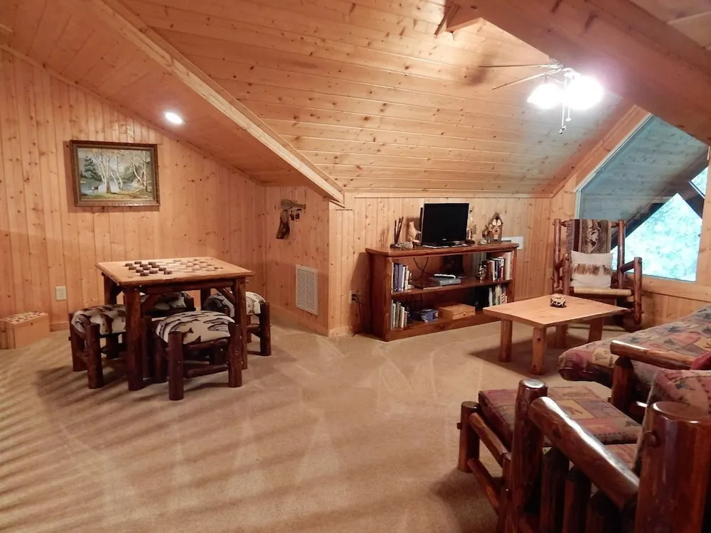 The Bears Den