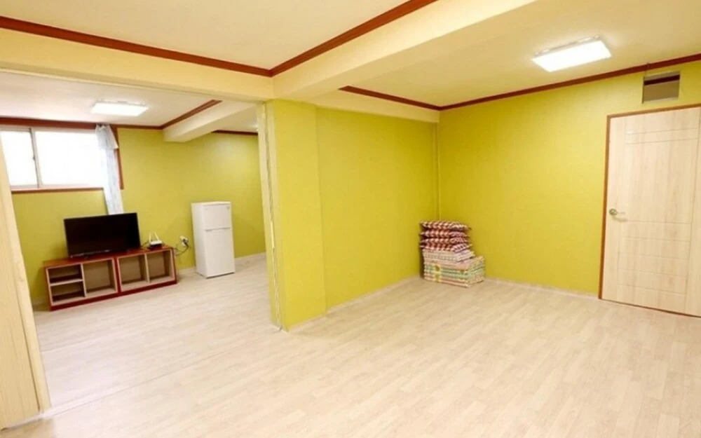 Hwaseong (Jebudo) J House Pension