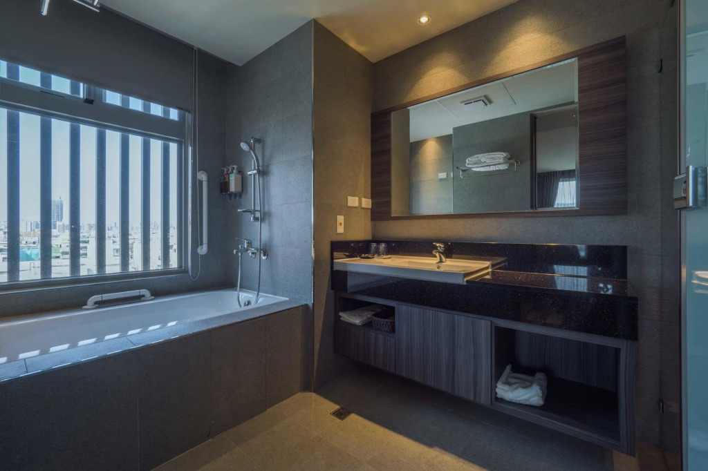 Watermark Hotel Kaohsiung Main Station